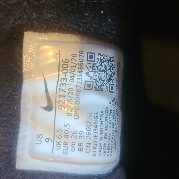 Shoes - Picture 4 of 4